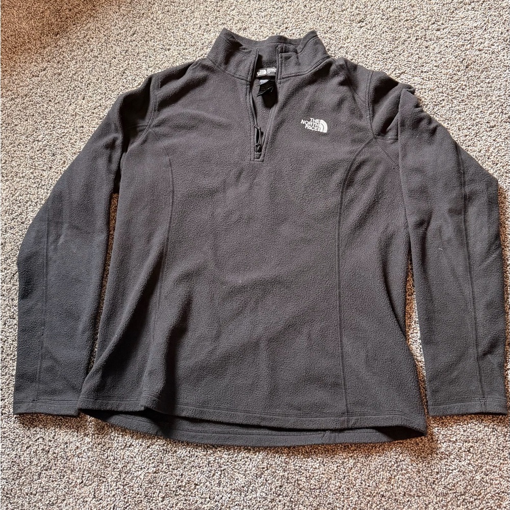 The North Face Women’s Black 1/4 Zip Fleece